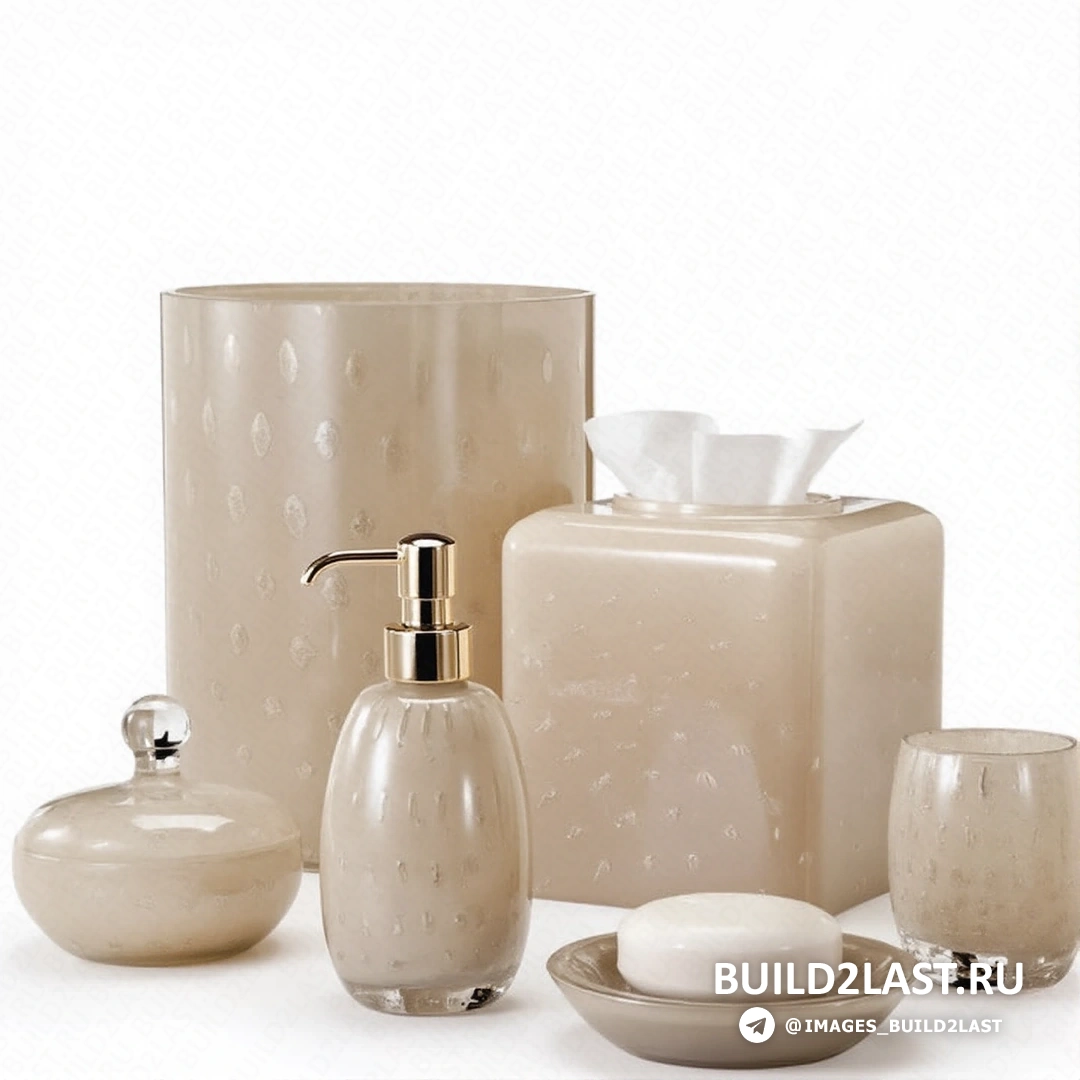 Белые аксессуары для ванной в сочетании с металлическими элементами